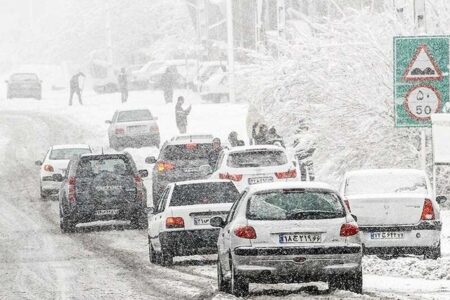 آخرین وضعیت راه‌های کشور/ بارش برف در برخی جاده‌ها و ممنوعیت تردد بدون زنجیر چرخ