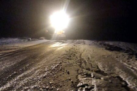 انسداد محور خمین – الیگودرز به دلیل کولاک شدید؛ تردد ممنوع شد