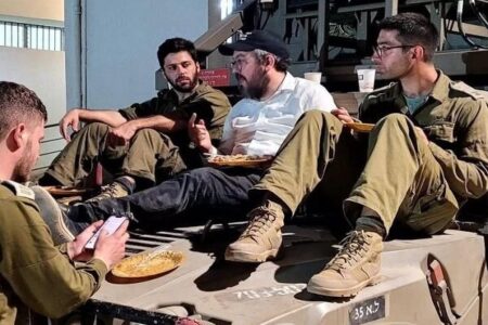 خاخام معروف «ایلی شلانگر» در حنوکای خونین کشته شد