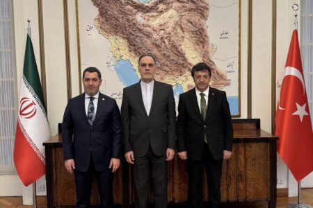 دیدار سفیر ایران در آنکارا با رئیس گروه دوستی ایران و ترکیه