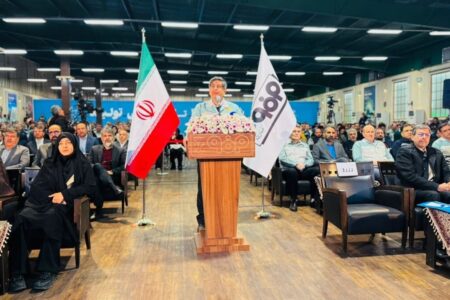 زرندی: انتقال آب از دریا بار صنعت را از دوش زاینده‌رود برداشت