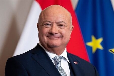 قدردانی صدراعظم اتریش از انتشار کتاب «ایرانی‌شناسان اتریشی»