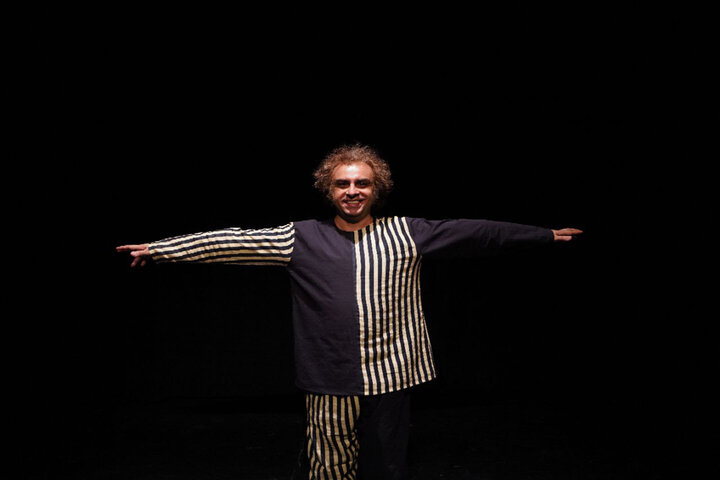 مخاطب می‌تواند همراه بازیگر خیال‌پردازی کند؛ روایتی از تنهایی و طغیان