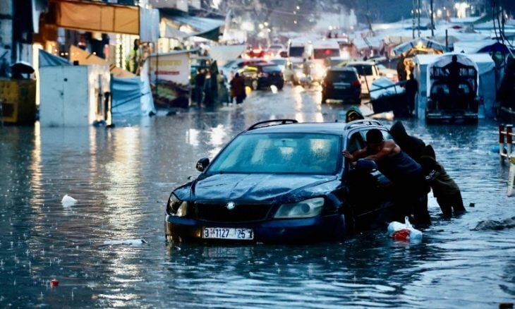 مصائب مردم غزه در فصل زمستان؛ کابوس جنگ در تعقیب جنگ‌زدگانِ بی‌سرپناه