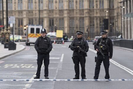 پلیس انگلیس تدابیر امنیتی اطراف معابد یهودی را تشدید کرد