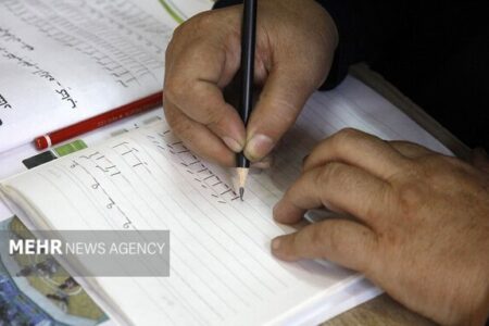 کاهش بی‌سوادی و کم‌سوادی در تربت‌جام به ۳ درصد رسید