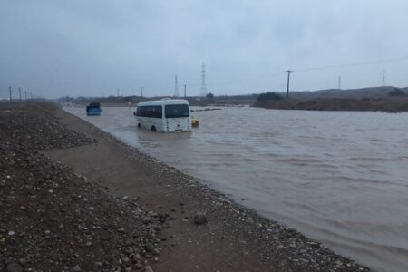 کندی تردد در مسیر دهلران-اندیمشک به علت آبگرفتگی