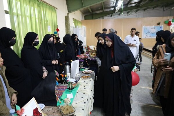 گرامیداشت هفته پژوهش در دانشگاه آزاد اسلامی خاش