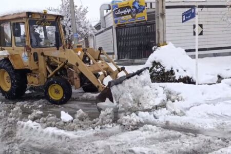 ۱۵ دستگاه تراکتور و تجهیزات برای خدمات‌رسانی فعال هستند