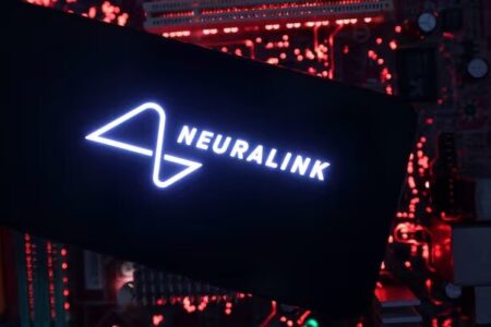 ایلان ماسک: جراحی خودکار مغز در ۲۰۲۶ اجرایی می‌شود