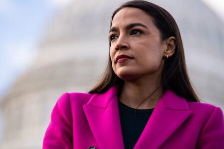 نماینده کنگره آمریکا: مواد مخدر بهانه حمله به ونزوئلا بود؛ هدف نفت است